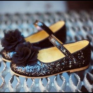 Joyfolie Black Glitter Poms, VGUC Size 3